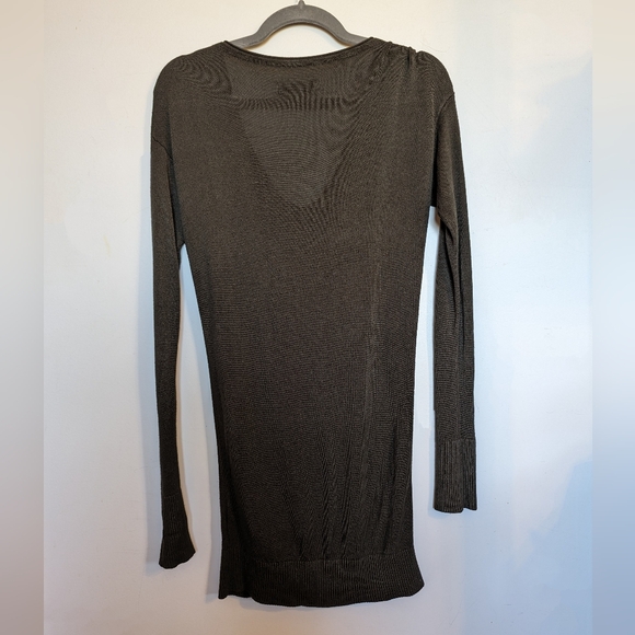 🌟3/$20🌟 - Woman's Long Top - Picture 2 of 6